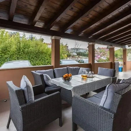 Mirna Holiday home Pula