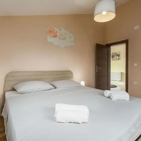 Mirna Holiday home *